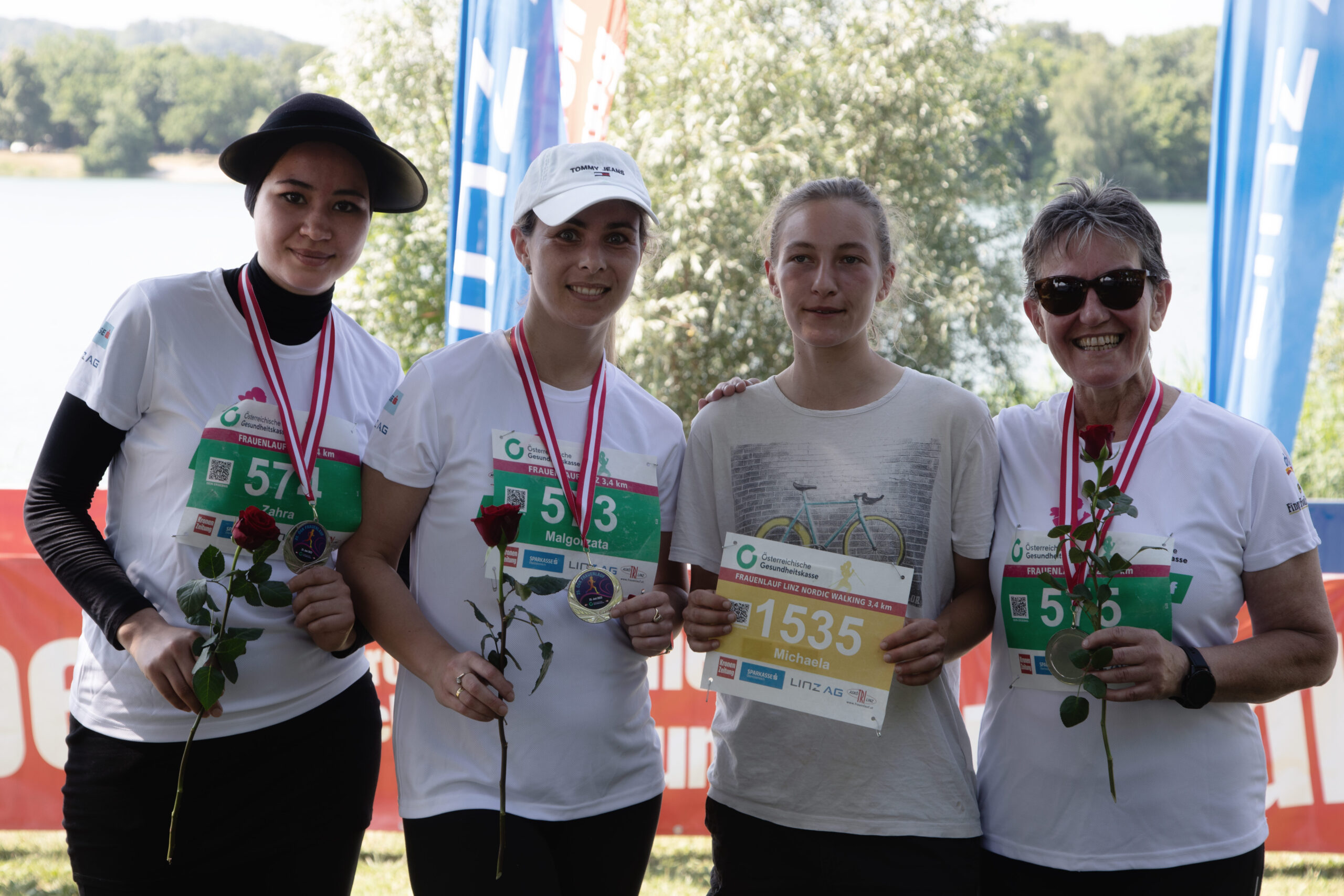Gruppenbild Teilnehmer Firma Aichberger Frauenlauf